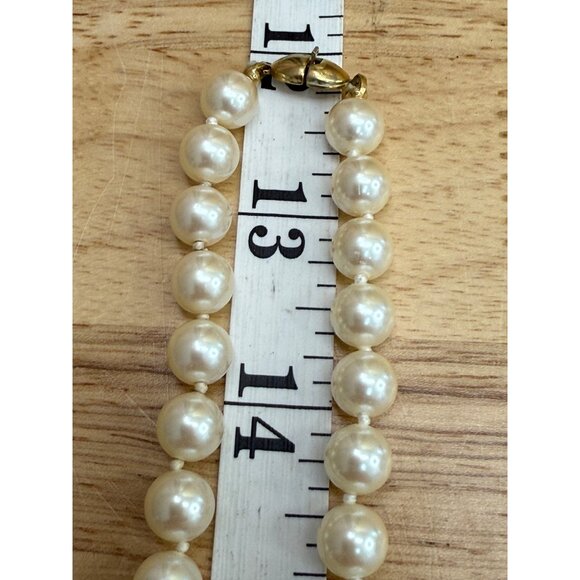 Monet Faux Pearl Necklace Gold Clasp Vintage Jewelry 20 Inch Strand Elegant - Picture 9 of 9
